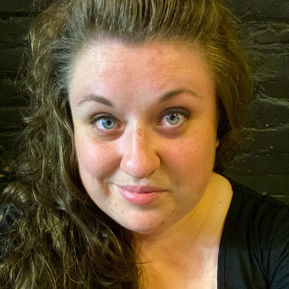 Meet your Posher, Caitlin